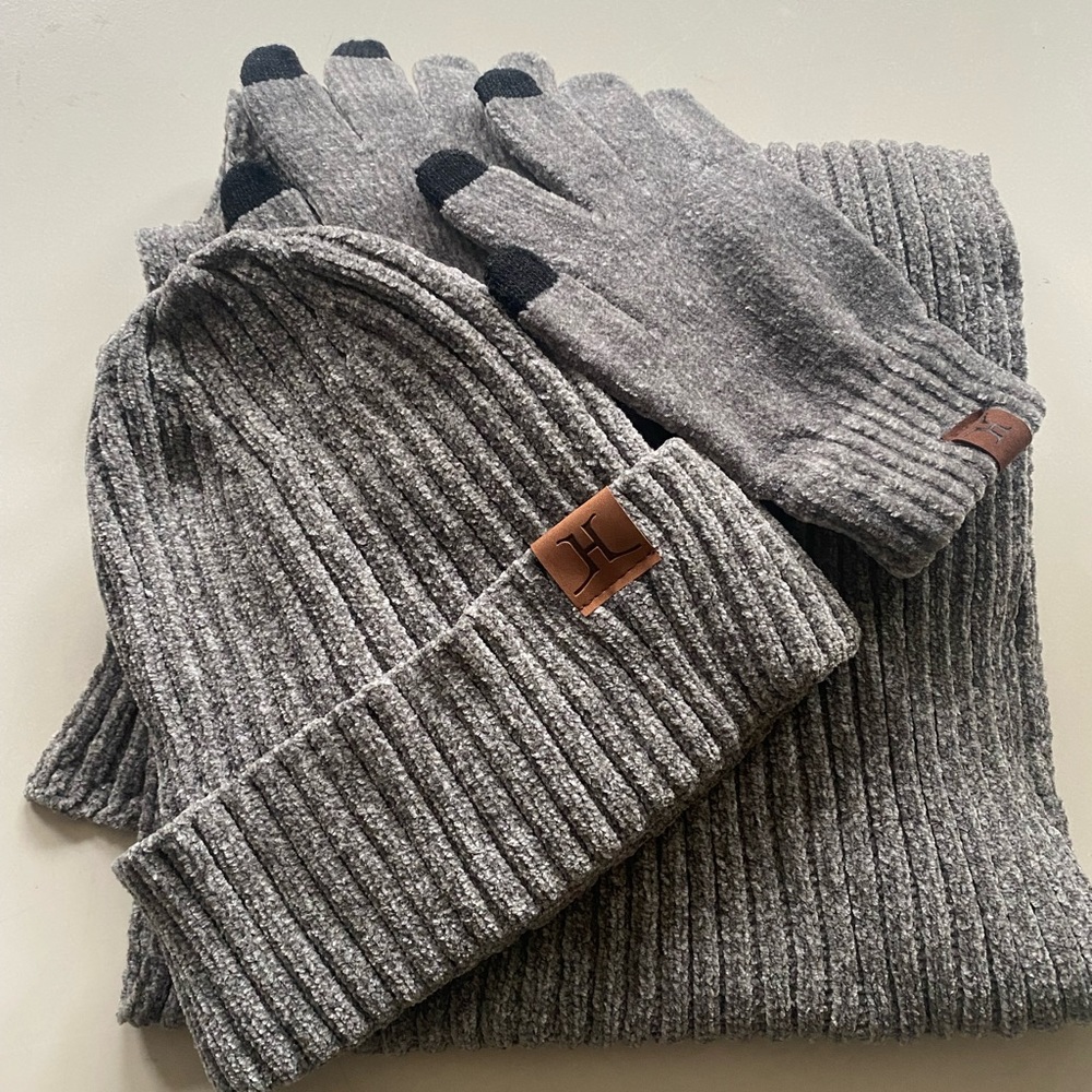 Hat glove and scarf set